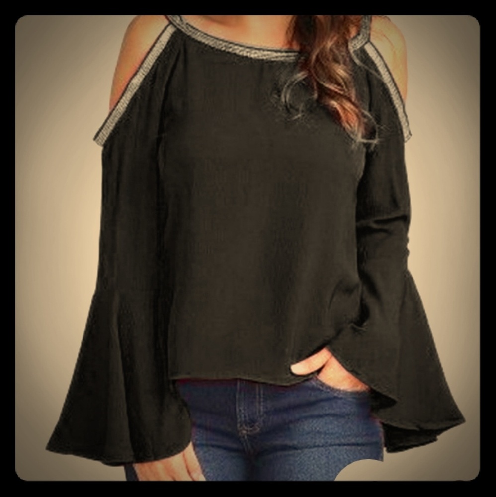 Open shoulder top